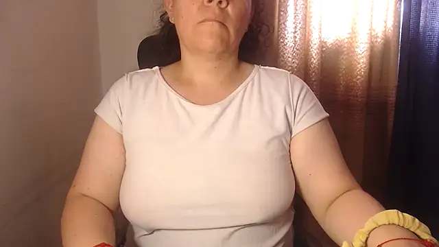Chat XXX en directo de agathamiller01