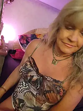 annika_lately élő XXX-chatje