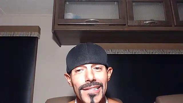 הופעת וובקאם של ThickD2C
