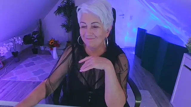 LovelyHelena Chat XXX in diretta