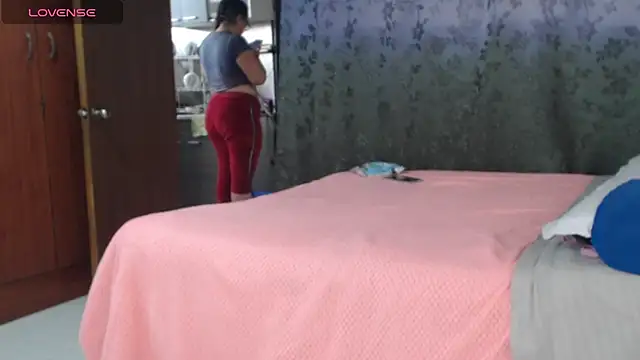 Chatroom XXX en direct de miia-big1boobs_