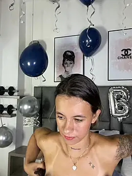 XXX chat uživo modela JuliaColemann