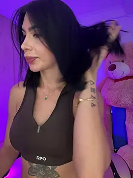 mckenzieklein Adlı Modelin Canlı XXX Sohbeti