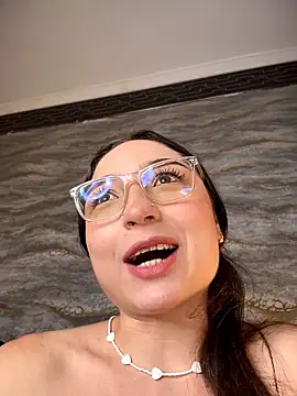 Chat +18 de Mia_Luxor ao vivo