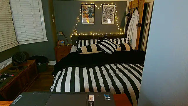 OrlaOnline Webcam show