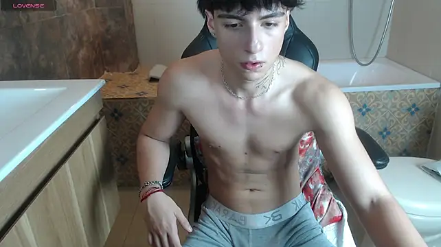Онлайн чат XXX Nathan_Owen
