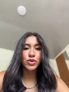 Soy_Daniela Adlı Modelin Canlı XXX Sohbeti
