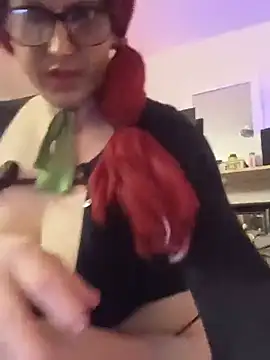 sissytrapdolly24's Live XXX Chat