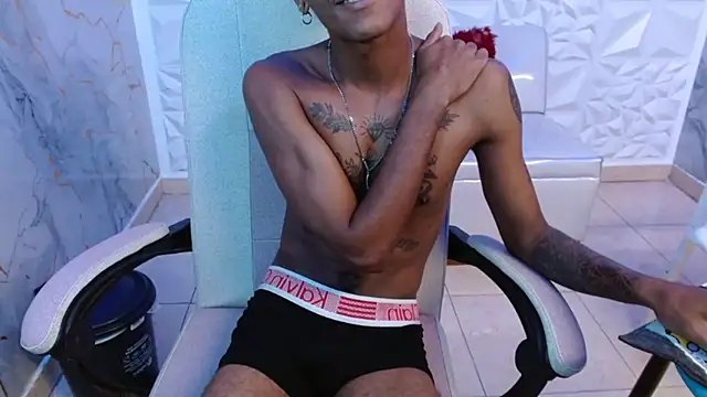 XXX chat uživo modela ManSant