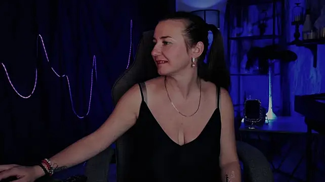 XXX chat uživo modela Golden_Dragon