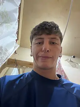 ARON_LUXX Chat XXX in diretta