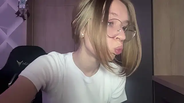 Онлайн чат XXX NatachaMccall