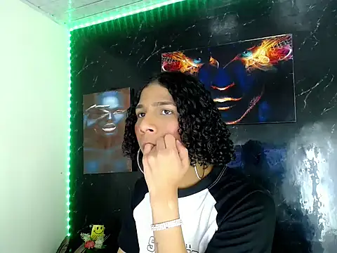 Brittany_Queen_'s Live XXX Chat