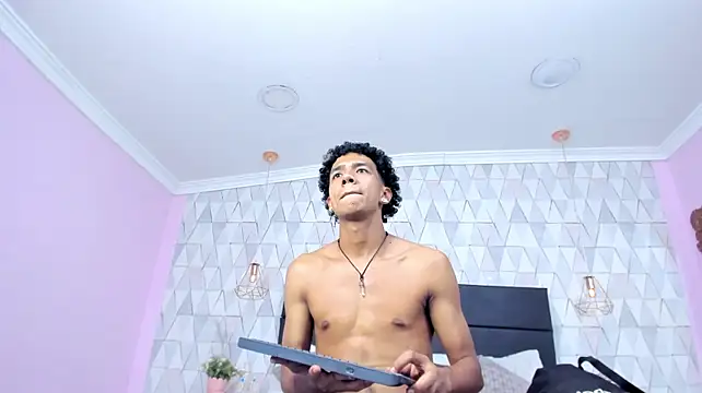 Chat XXX en directo de MarckThompsonn