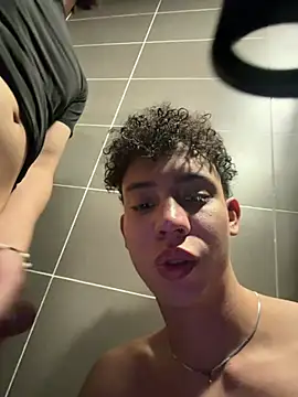 XXX chat uživo modela yoursexyjose
