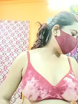 Hotpuja25 Adlı Modelin Canlı XXX Sohbeti