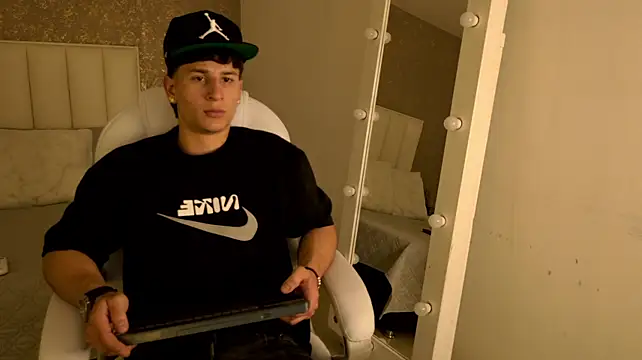 XXX chat uživo modela JordanMiller_