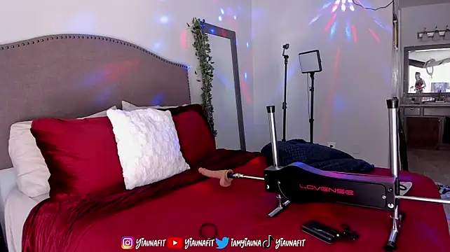 yiauana Live XXX-Chat