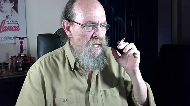 Uncle_Hottie Adlı Modelin Canlı XXX Sohbeti
