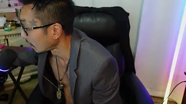 Chatroom XXX en direct de Ghost11_11