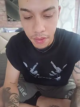 AlphaMasterXxx 现场XXX聊天