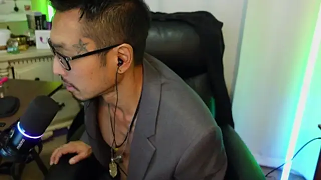 Chatroom XXX en direct de Ghost11_11