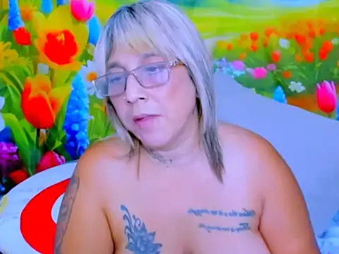 indianroxy's Live XXX Chat
