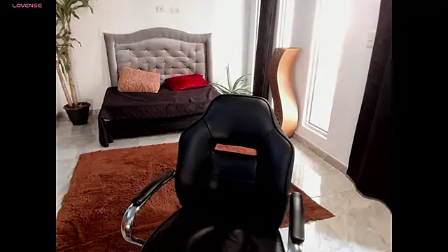 fox_valerie XXX чат на живо