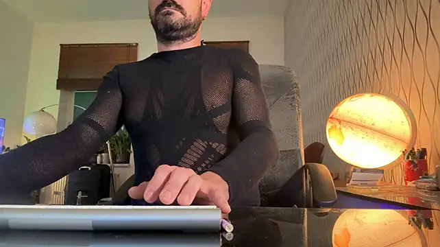 tomz0819 – Live XXX-chat