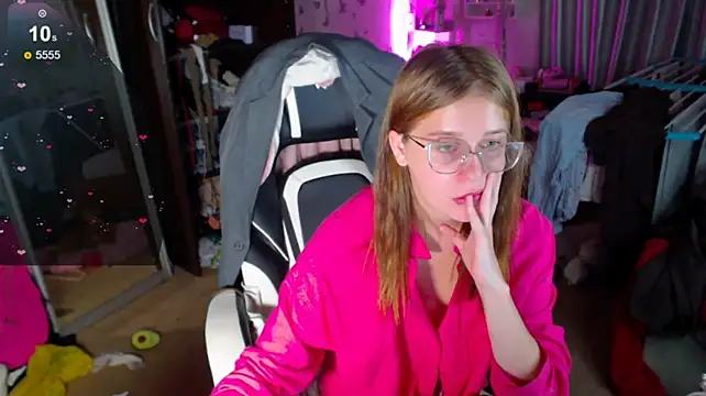 XXX chat uživo modela Kira_honeyy