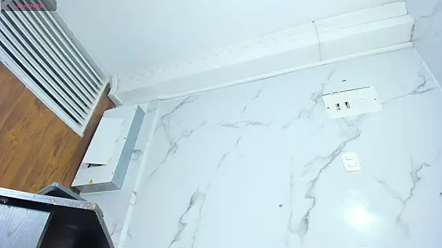 Czat XXX na żywo – littlecum18