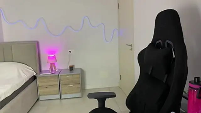 PrincesSsLilu's Live XXX Chat