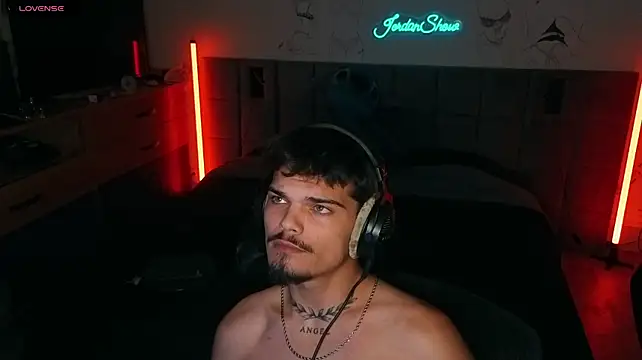 JordanShow Live XXX Chat