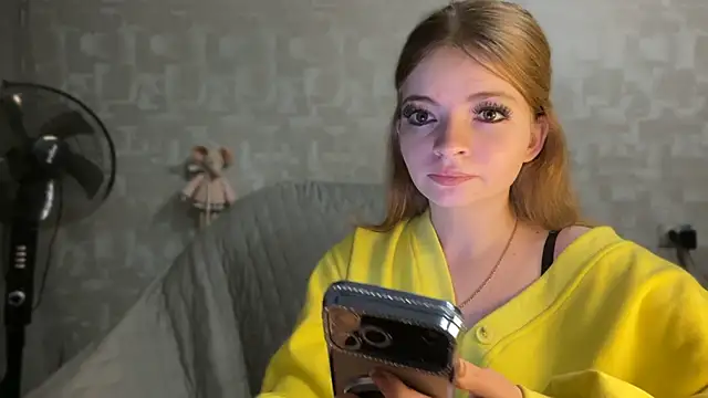 XXX chat uživo modela Elirya