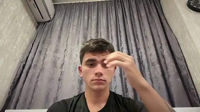 Just_Max02 live XXX chat