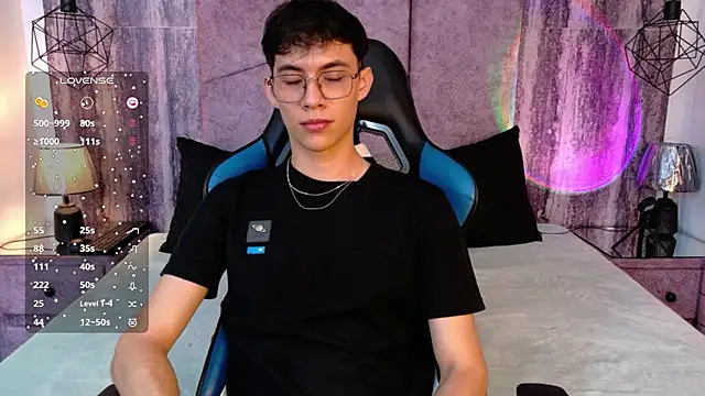 Show de AronTawers na webcam