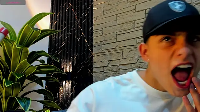 Czat XXX na żywo – Lander_Cruz