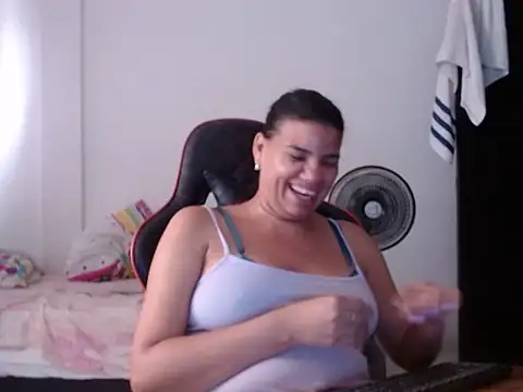 Chatroom XXX en direct de Adriana_0312