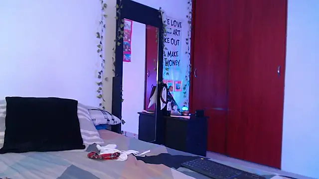 little_kayla_ XXX чат на живо