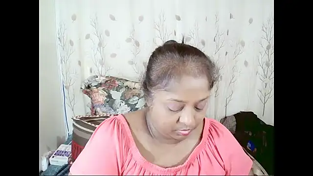 Indiantasha's Live XXX Chat
