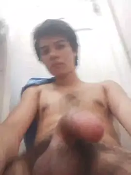 Show modela novinho-bundudo na web-kameri