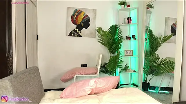 Emma_Backer_ Adlı Modelin Canlı XXX Sohbeti