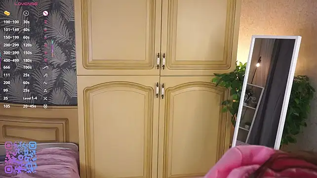 CaroleeMir XXX чат на живо