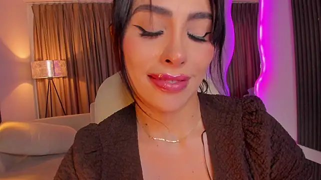 Sarah_Stone_ Adlı Modelin Canlı XXX Sohbeti