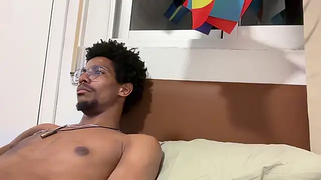 Chat +18 de HoleBreeder ao vivo