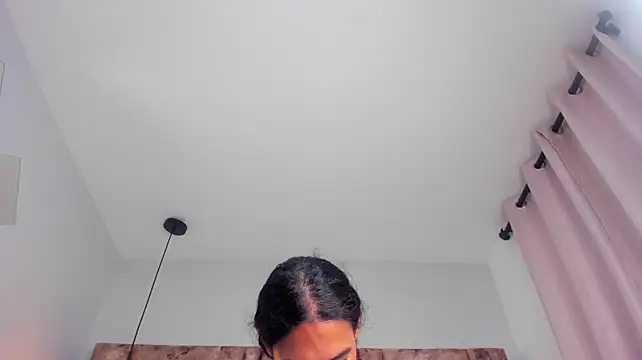 Chloee__Adams: онлайн-секс-чат