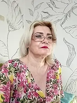 Chat +18 de Catty_Lady ao vivo