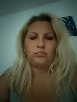 Chat +18 de Divineblond ao vivo