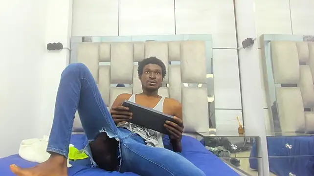 Chatroom XXX en direct de derek_raser