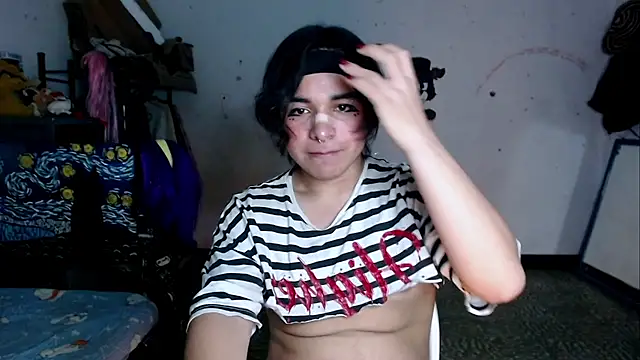Cutie_Sam Adlı Modelin Canlı XXX Sohbeti